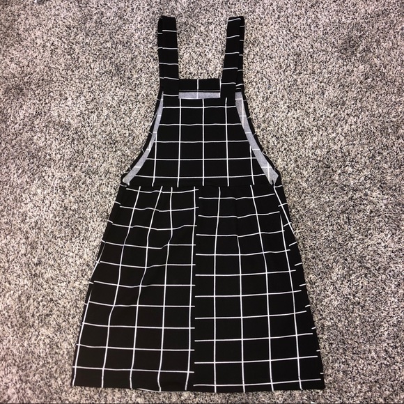 Black and White Grid Dress - Picture 2 of 4